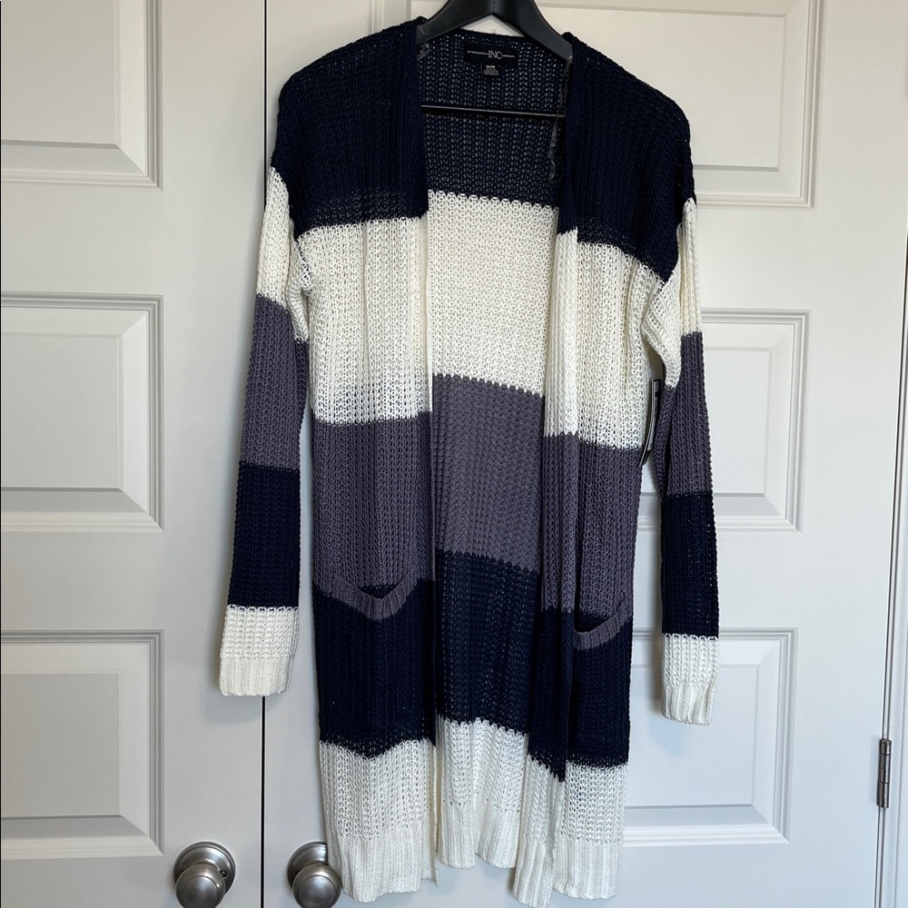 NEW International INC Company knit cardigan long